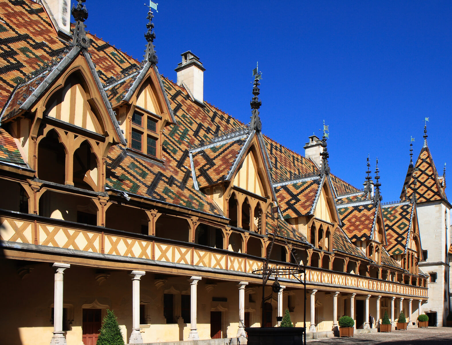 Bourgogne et Château de Guédelon