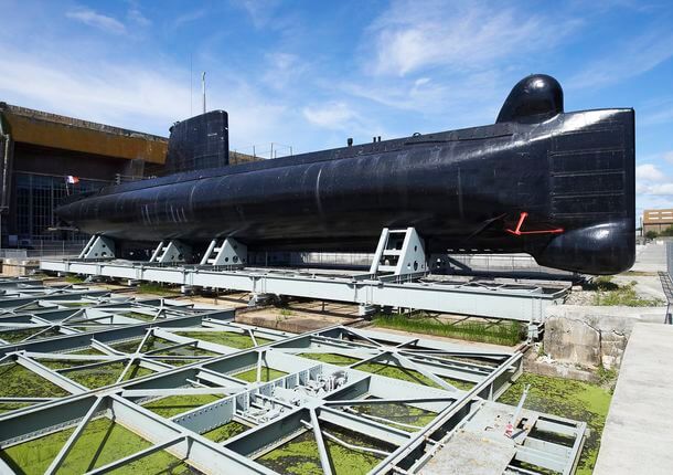 Visite guidée du musée et du sous-marin Flore S-645