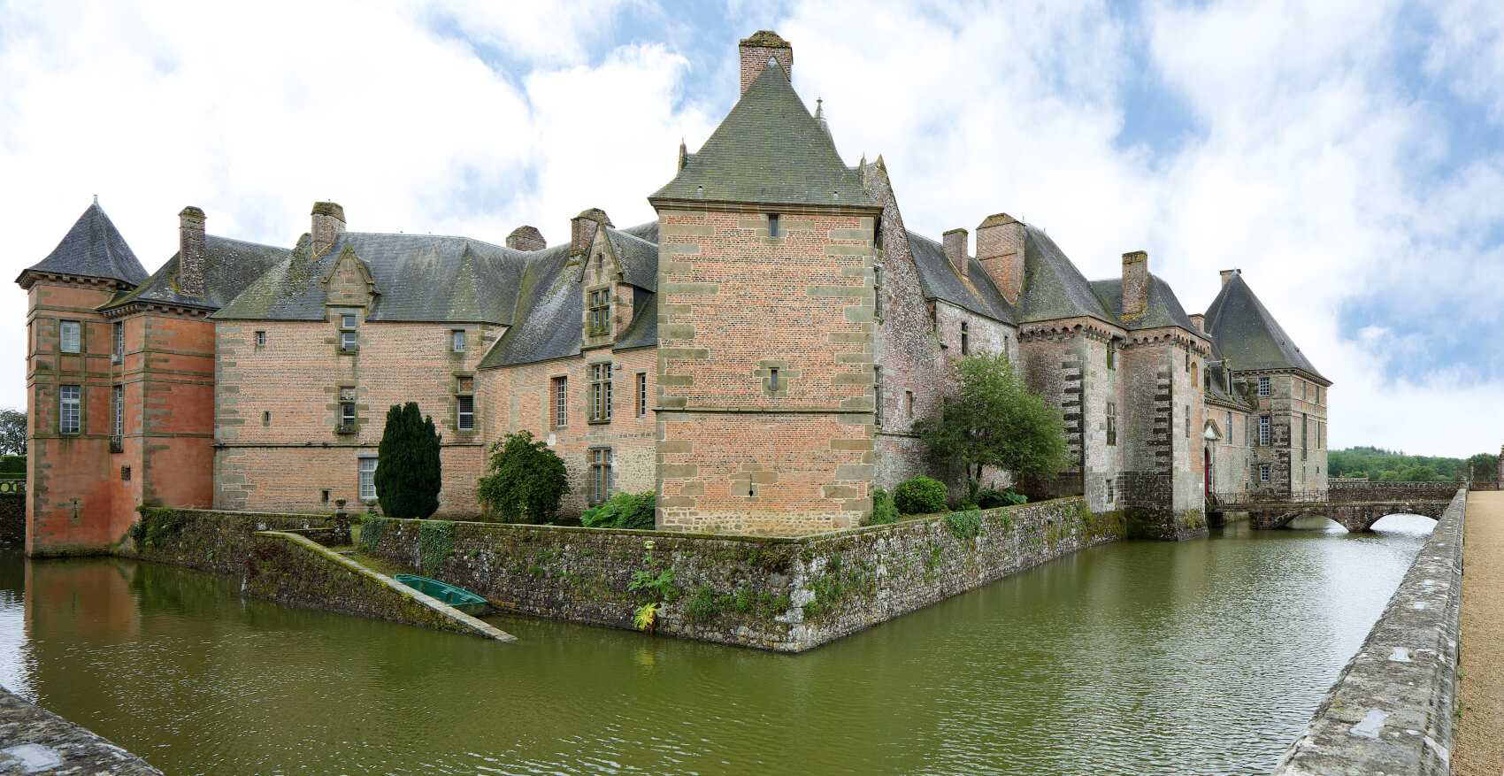 Visite guidée du château de Carrouges et visite libre des jardins