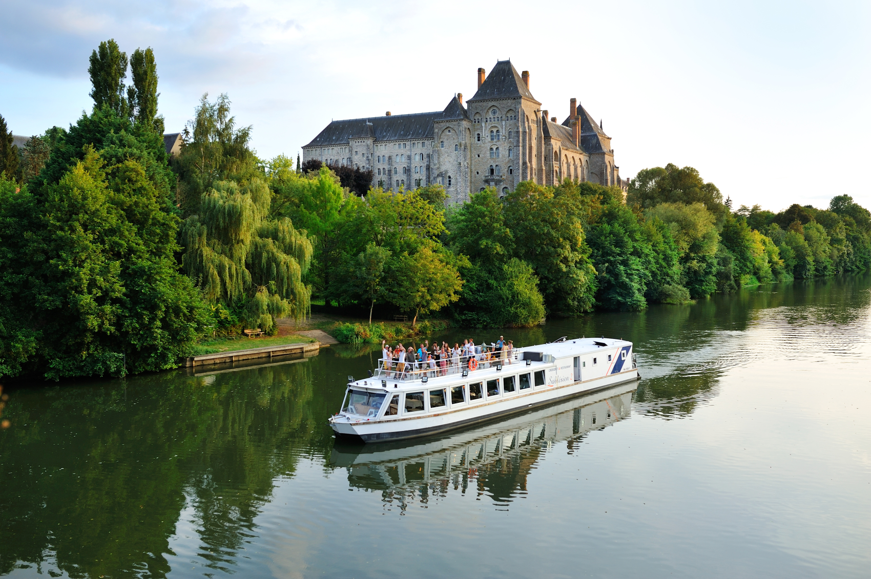 Déjeuner-croisière sur la Sarthe - CLUB DES AINES DE ST DENIS DE GASTINES