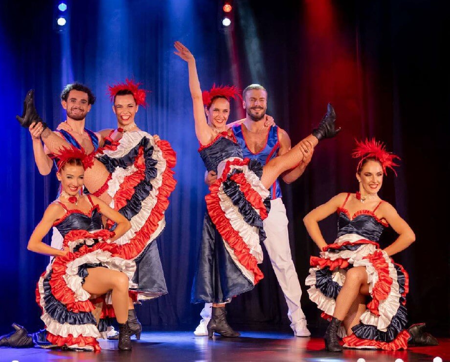 Déjeuner - Spectacle au Cabaret La Plume Rouge