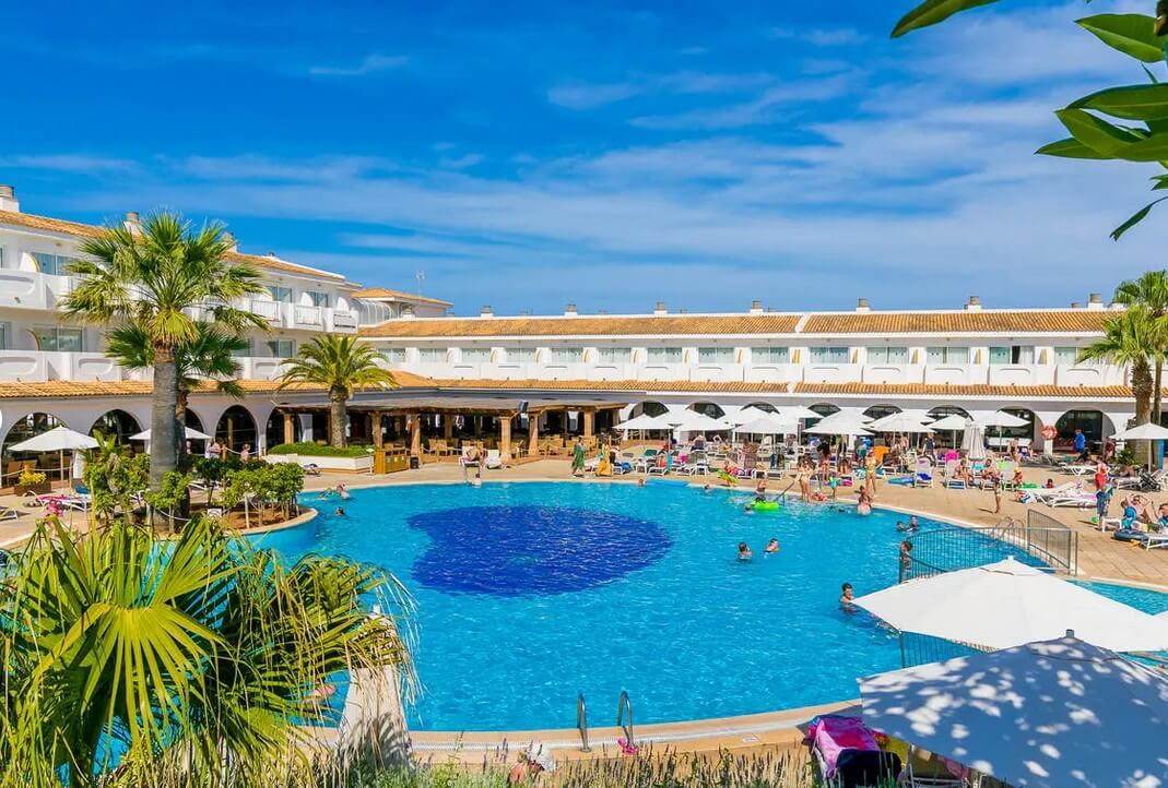 Bluau Punta Reina Family Resort 4*